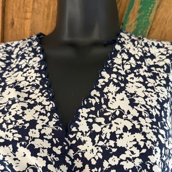 & Other Stories floral wrap scallops mini dress Sz 36 US Sz 4 - Picture 6 of 10